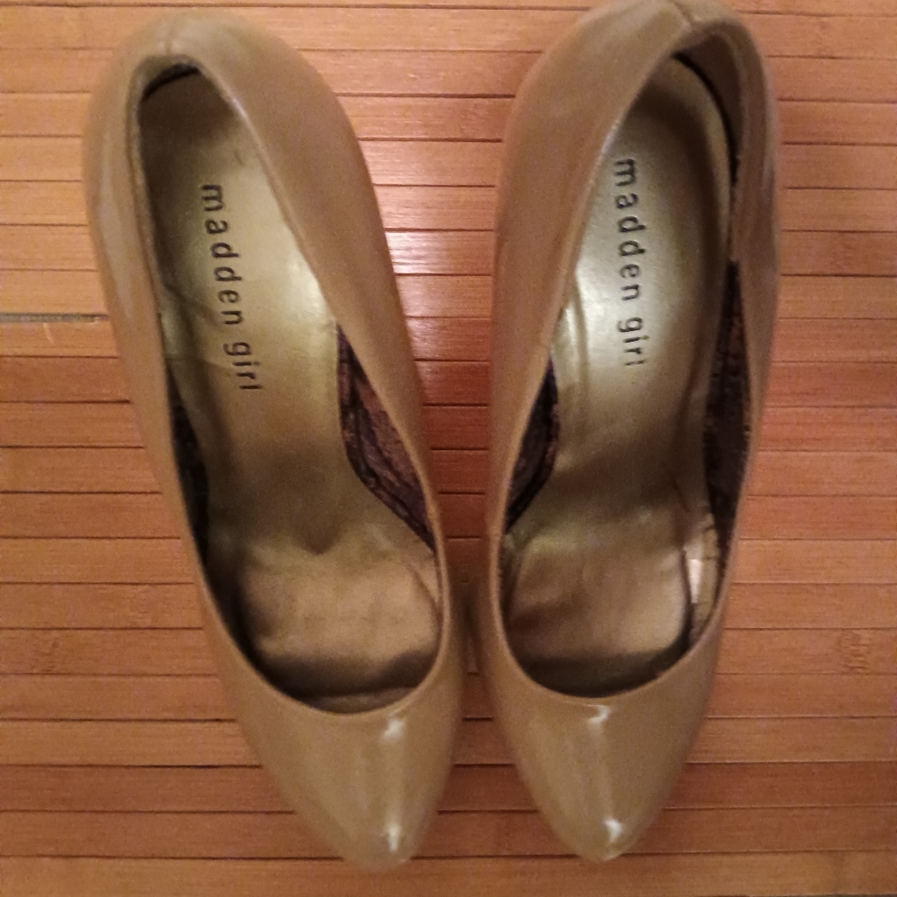 Madden Girl Nude high heel pointed-toe platforms